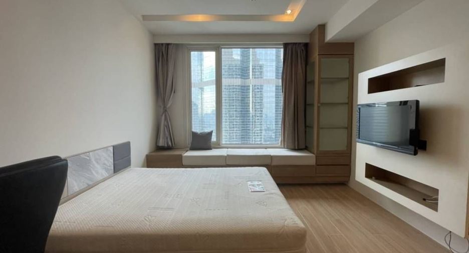 For rent 1 bed condo in Sathon, Bangkok