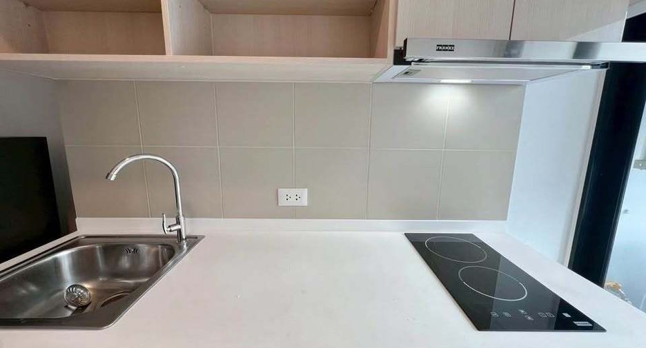 For rent 1 bed condo in Wang Thonglang, Bangkok
