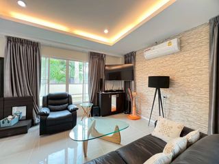 Casa adosada en venta de 3 habitaciones en Bang Lamung, Chonburi