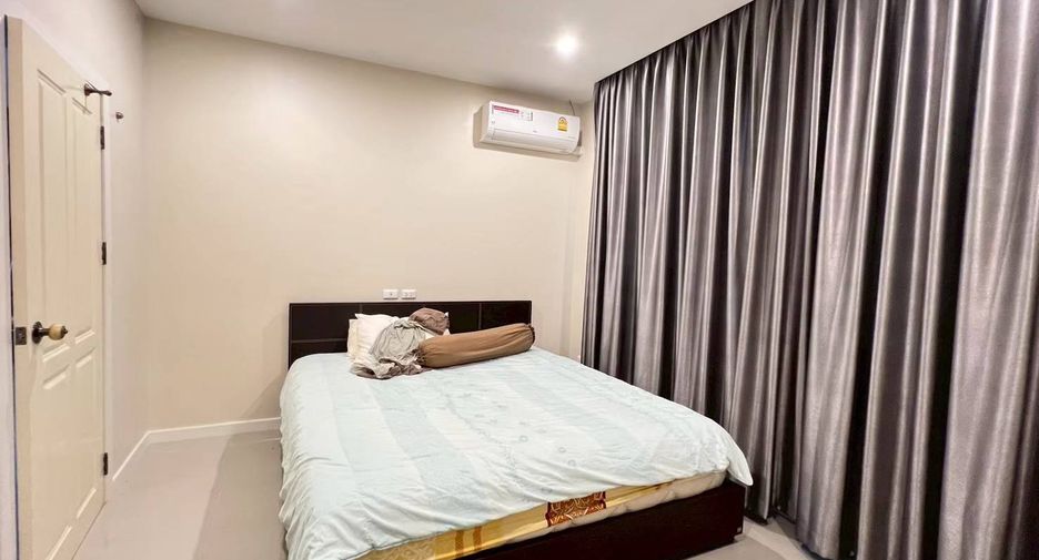 Casa adosada en venta de 3 habitaciones en Bang Lamung, Chonburi