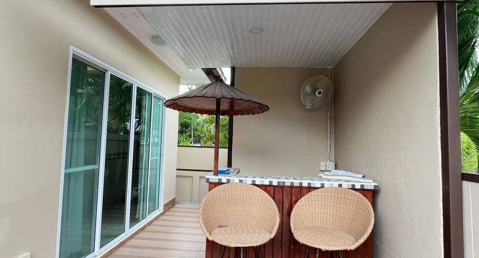 Casa adosada en venta de 3 habitaciones en Bang Lamung, Chonburi