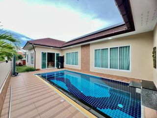 Casa adosada en venta de 3 habitaciones en Bang Lamung, Chonburi