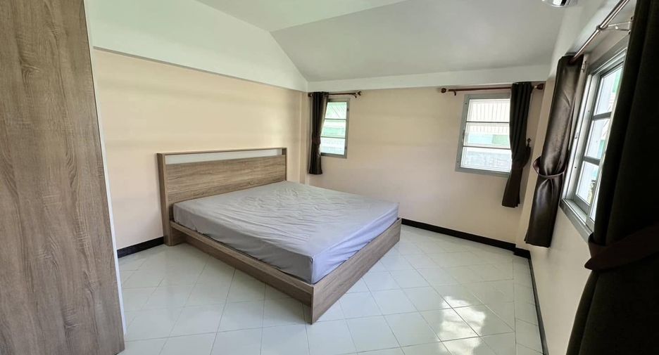 À louer 3 chambres maison à Bang Lamung, Chonburi