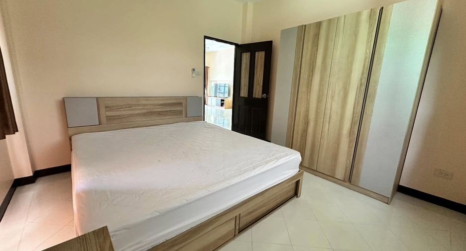 À louer 3 chambres maison à Bang Lamung, Chonburi