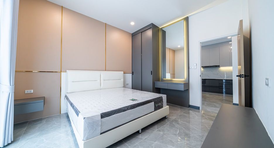 For sale 5 bedrooms house in Bang Lamung, Chonburi