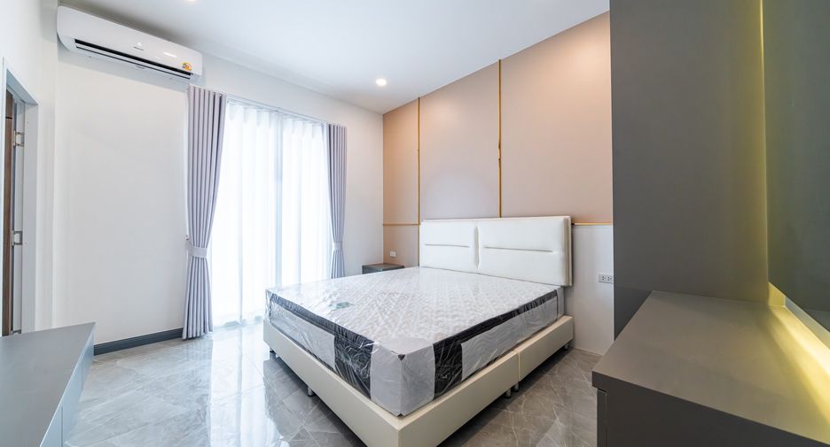 For sale 5 bedrooms house in Bang Lamung, Chonburi