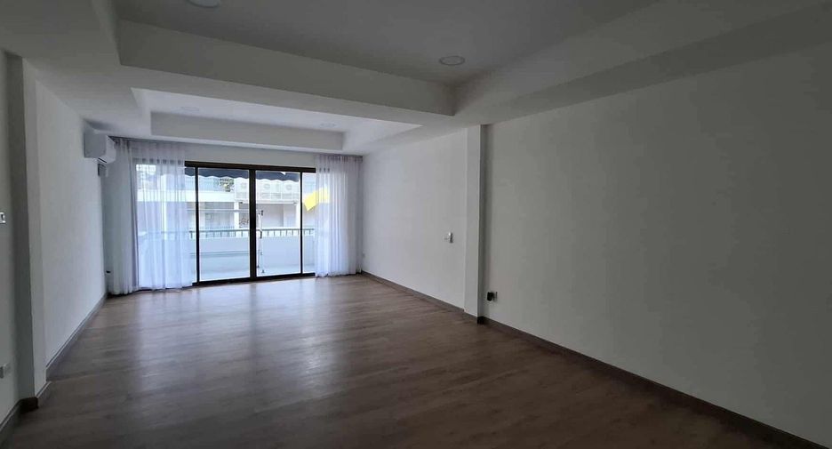 For sale 2 bedrooms retail Space in Bang Lamung, Chonburi