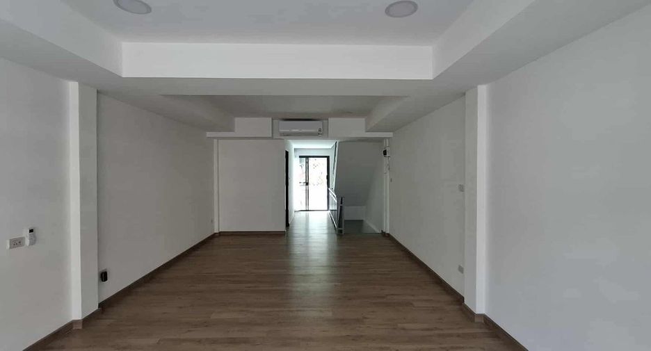 For sale 2 bedrooms retail Space in Bang Lamung, Chonburi