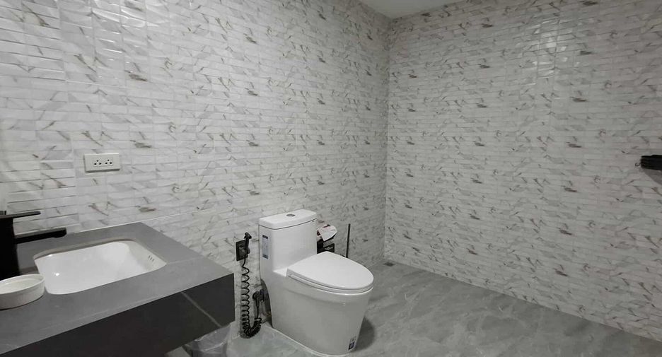 For sale 2 bedrooms retail Space in Bang Lamung, Chonburi