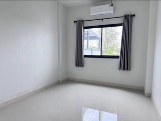 Casa adosada en venta de 2 habitaciones en Bang Lamung, Chonburi