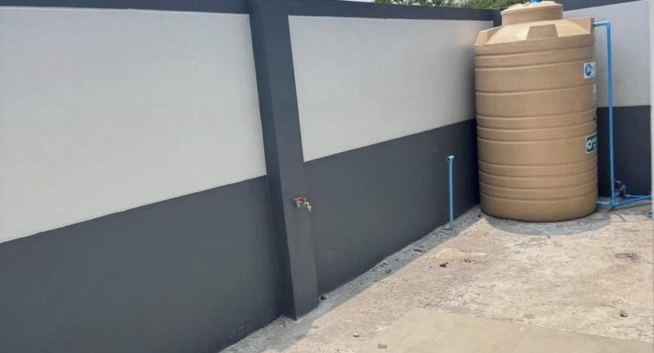 Casa adosada en venta de 2 habitaciones en Bang Lamung, Chonburi