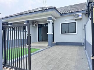 Casa adosada en venta de 2 habitaciones en Bang Lamung, Chonburi