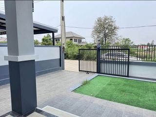 Casa adosada en venta de 2 habitaciones en Bang Lamung, Chonburi