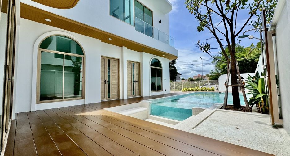 For sale 5 bedrooms house in Bang Lamung, Chonburi