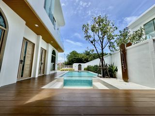 For sale 5 bedrooms house in Bang Lamung, Chonburi
