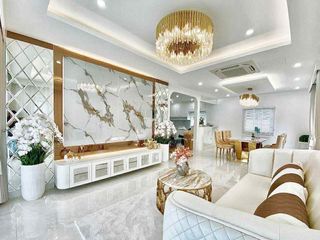 Casa en venta de 5 habitaciones en Bang Lamung, Chonburi