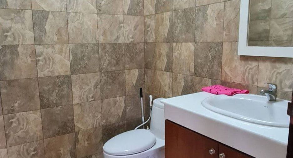 For sale 6 bedrooms house in Sattahip, Chonburi