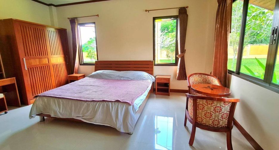 For sale 6 bedrooms house in Sattahip, Chonburi