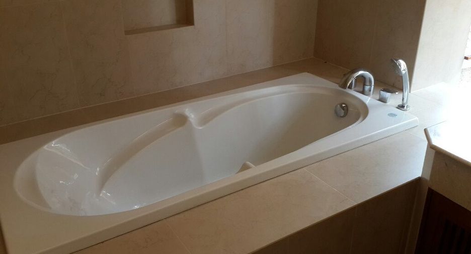 Haus zur Miete mit 3 Zimmer in Sattahip, Chonburi