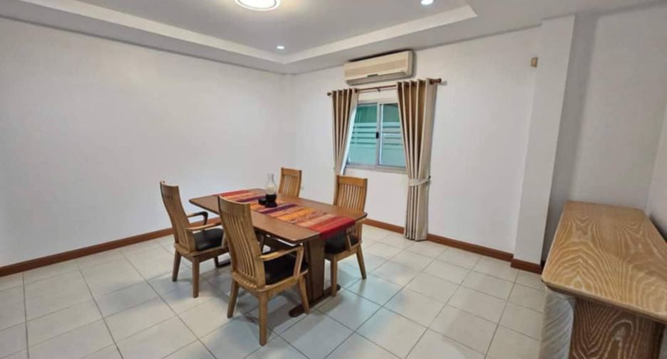 For sale 4 bedrooms house in Bang Lamung, Chonburi