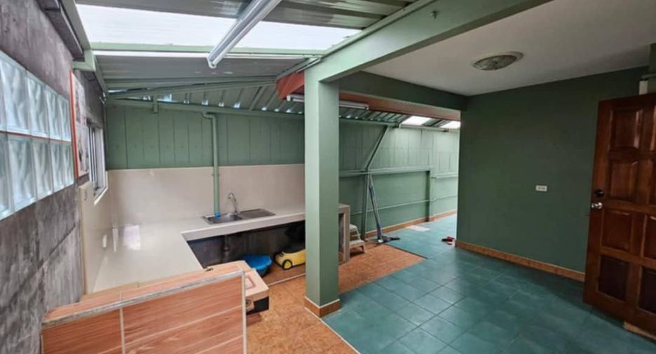 For sale 4 bedrooms house in Bang Lamung, Chonburi