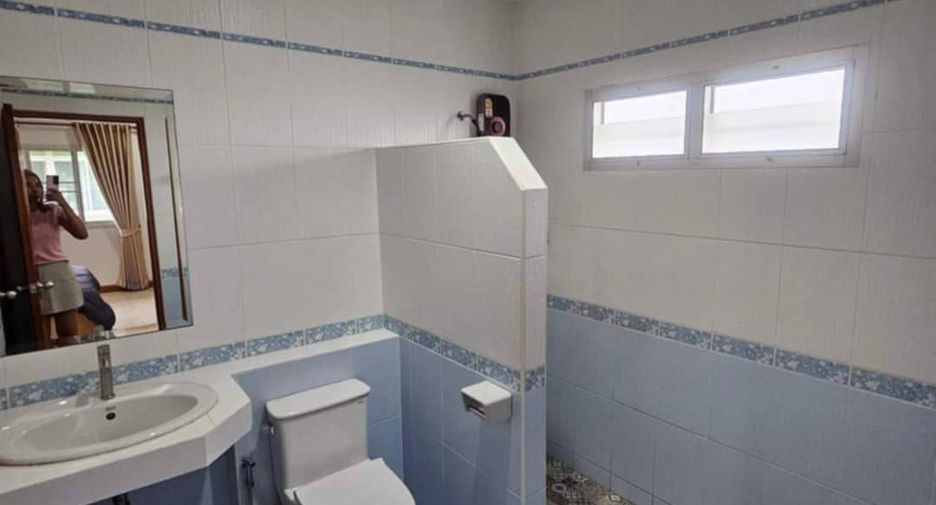 For sale 4 bedrooms house in Bang Lamung, Chonburi