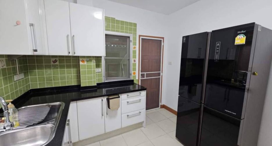 For sale 4 bedrooms house in Bang Lamung, Chonburi