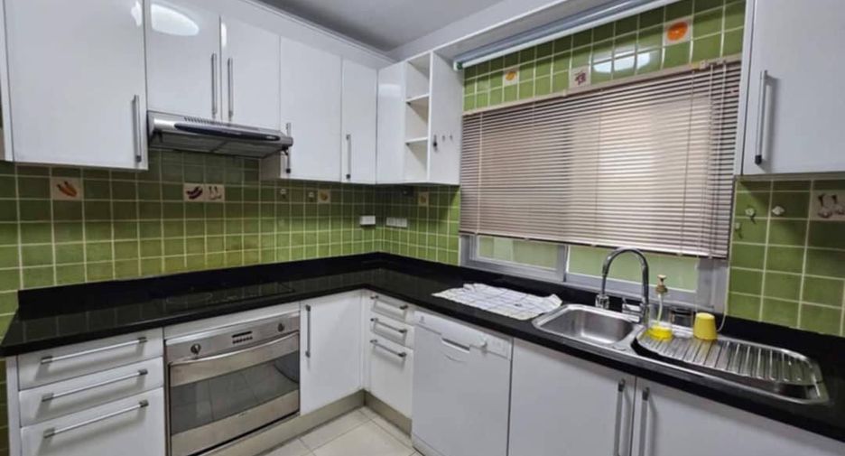 For sale 4 bedrooms house in Bang Lamung, Chonburi