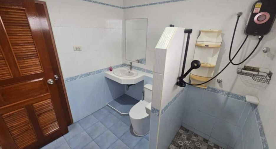 For sale 4 bedrooms house in Bang Lamung, Chonburi
