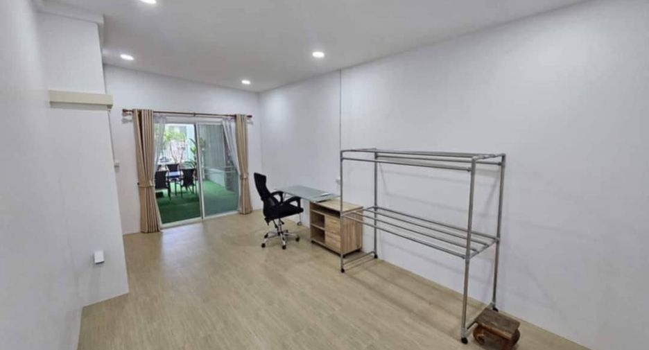 For sale 4 bedrooms house in Bang Lamung, Chonburi