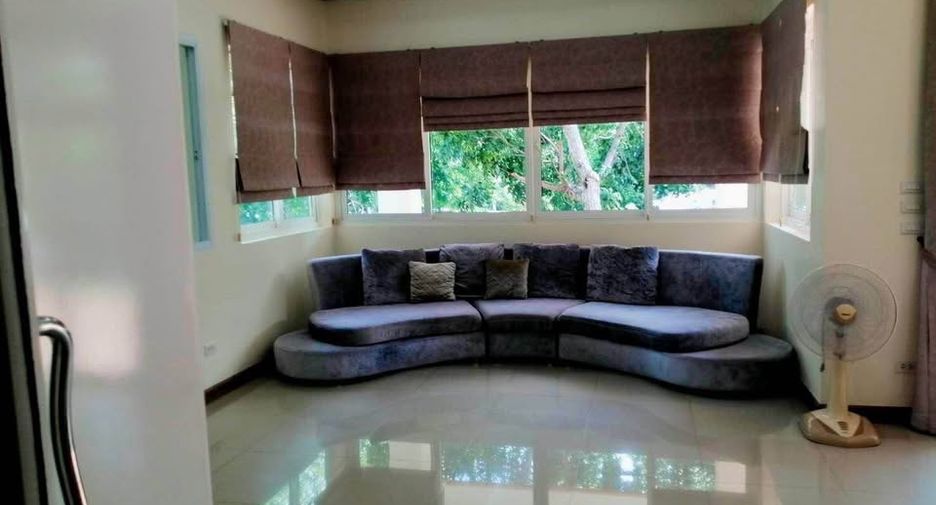 Haus zur Miete mit 3 Zimmer in Bang Lamung, Chonburi