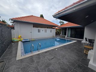 À louer 3 chambres maison à Huay Yai, Pattaya