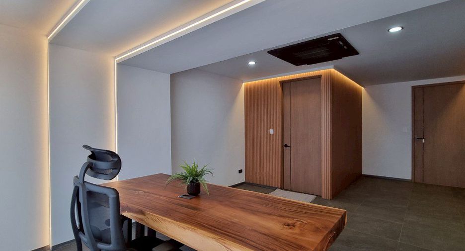 For sale 5 bedrooms condo in Pratumnak, Pattaya