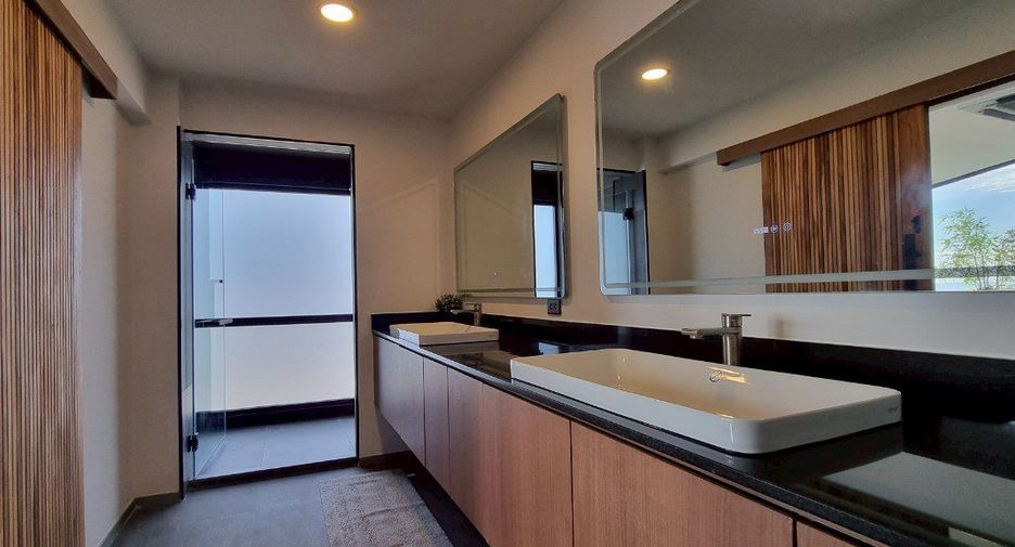 For sale 5 bedrooms condo in Pratumnak, Pattaya
