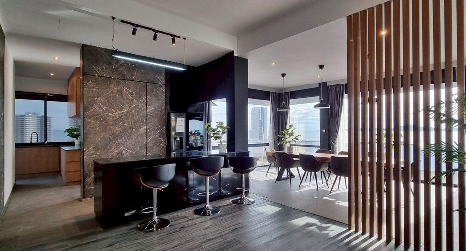 For sale 5 bedrooms condo in Pratumnak, Pattaya