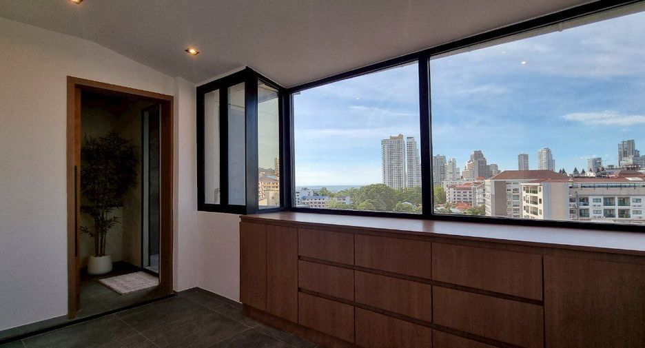 For sale 5 bedrooms condo in Pratumnak, Pattaya