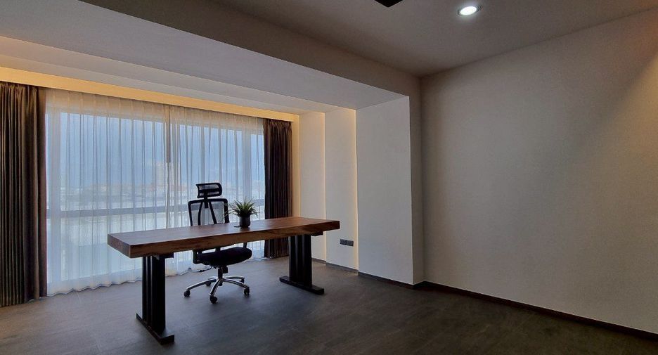 For sale 5 bedrooms condo in Pratumnak, Pattaya
