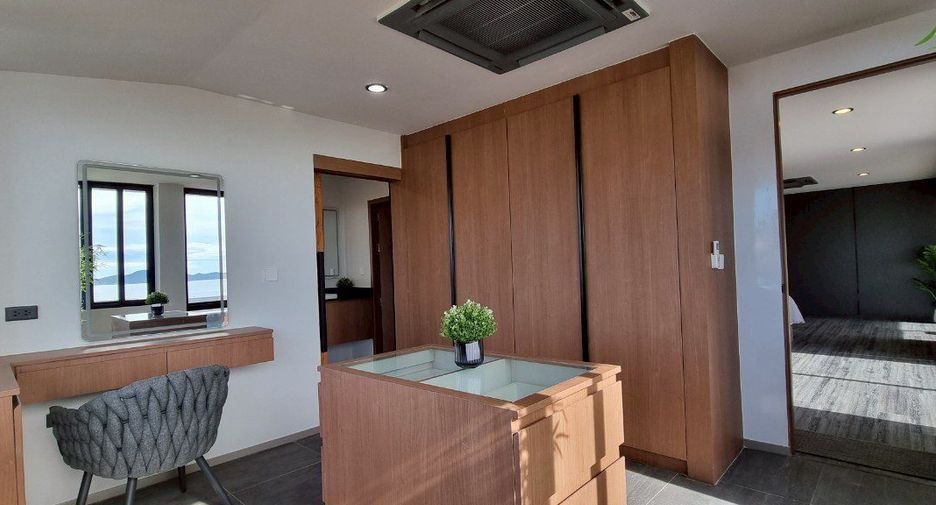 For sale 5 bedrooms condo in Pratumnak, Pattaya