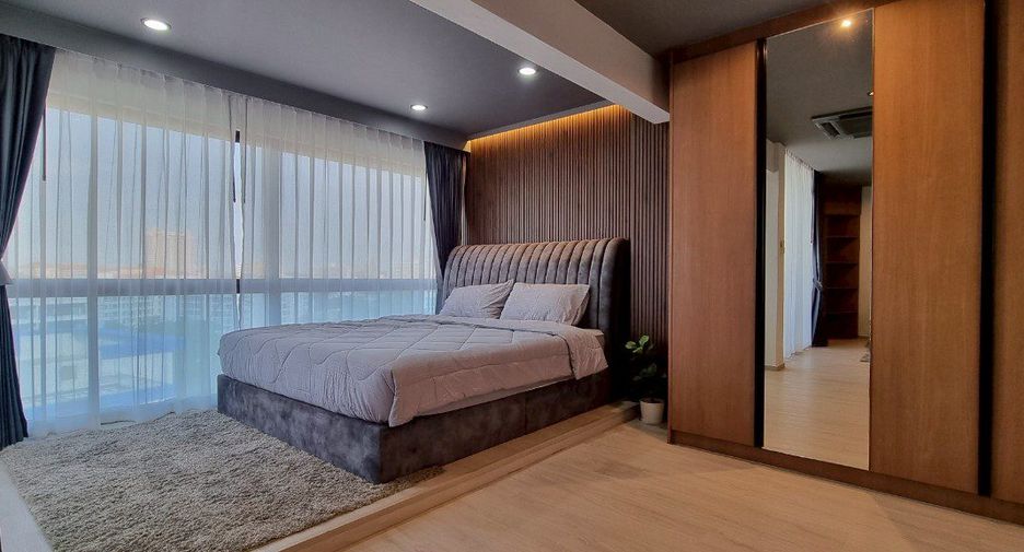For sale 5 bedrooms condo in Pratumnak, Pattaya