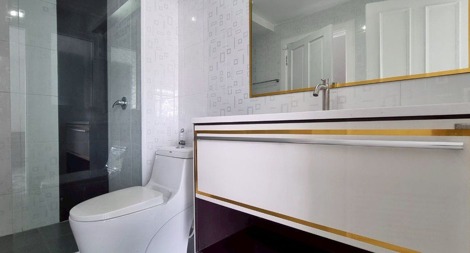 For rent 4 bedrooms house in Bang Lamung, Chonburi
