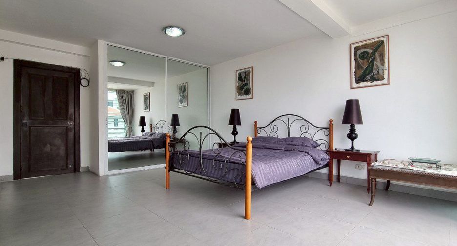 For rent 4 bedrooms house in Bang Lamung, Chonburi