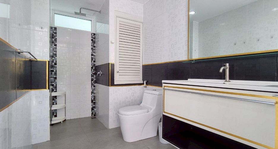 For rent 4 bedrooms house in Bang Lamung, Chonburi