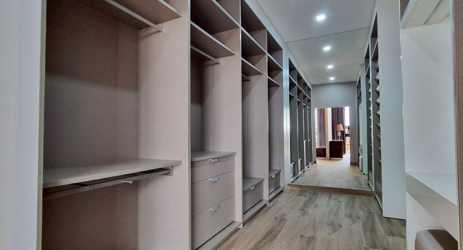 For sale 6 bedrooms house in Bang Lamung, Chonburi