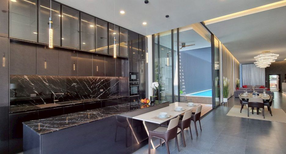 For sale 6 bedrooms house in Bang Lamung, Chonburi