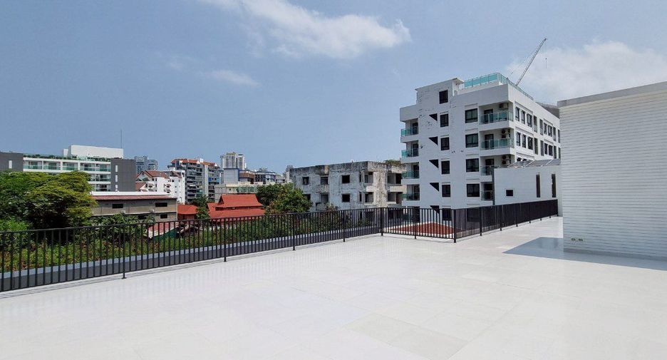 For sale 6 bedrooms house in Bang Lamung, Chonburi