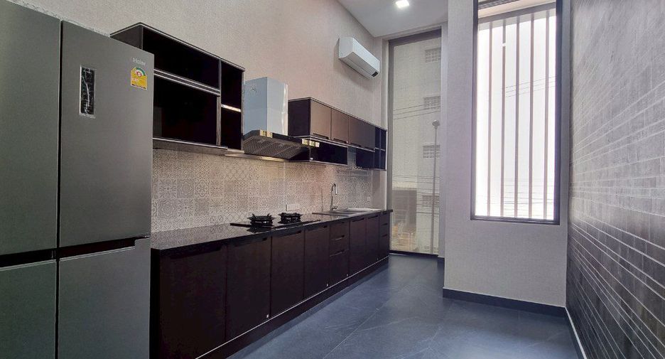 For sale 6 bedrooms house in Bang Lamung, Chonburi