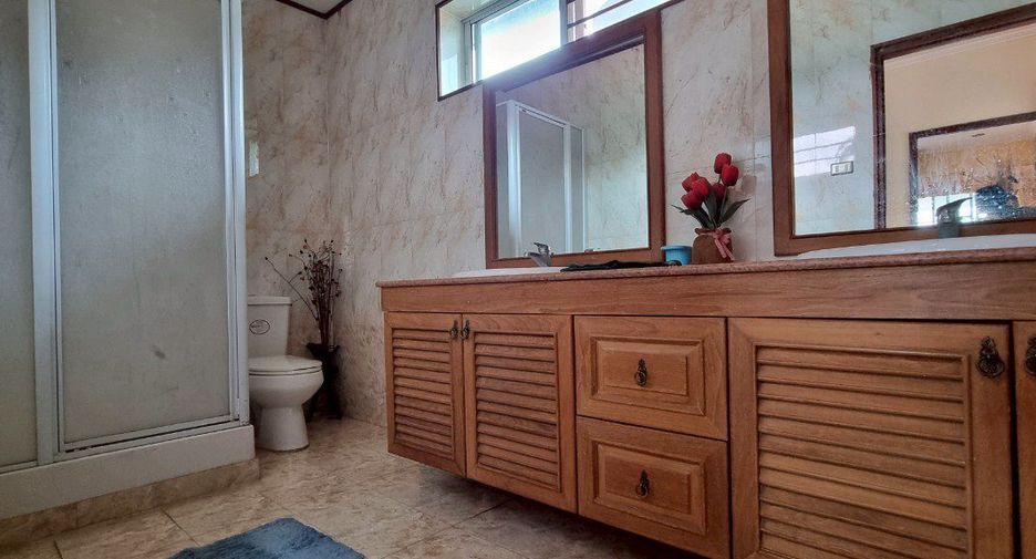 Haus zum Kauf mit 3 Zimmer in Bang Lamung, Chonburi