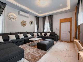 Haus zur Miete mit 6 Zimmer in Bang Lamung, Chonburi