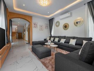 Haus zur Miete mit 6 Zimmer in Bang Lamung, Chonburi