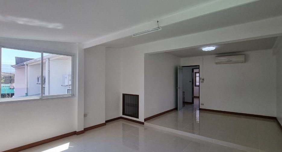 Haus zum Kauf mit 2 Zimmer in Bang Lamung, Chonburi
